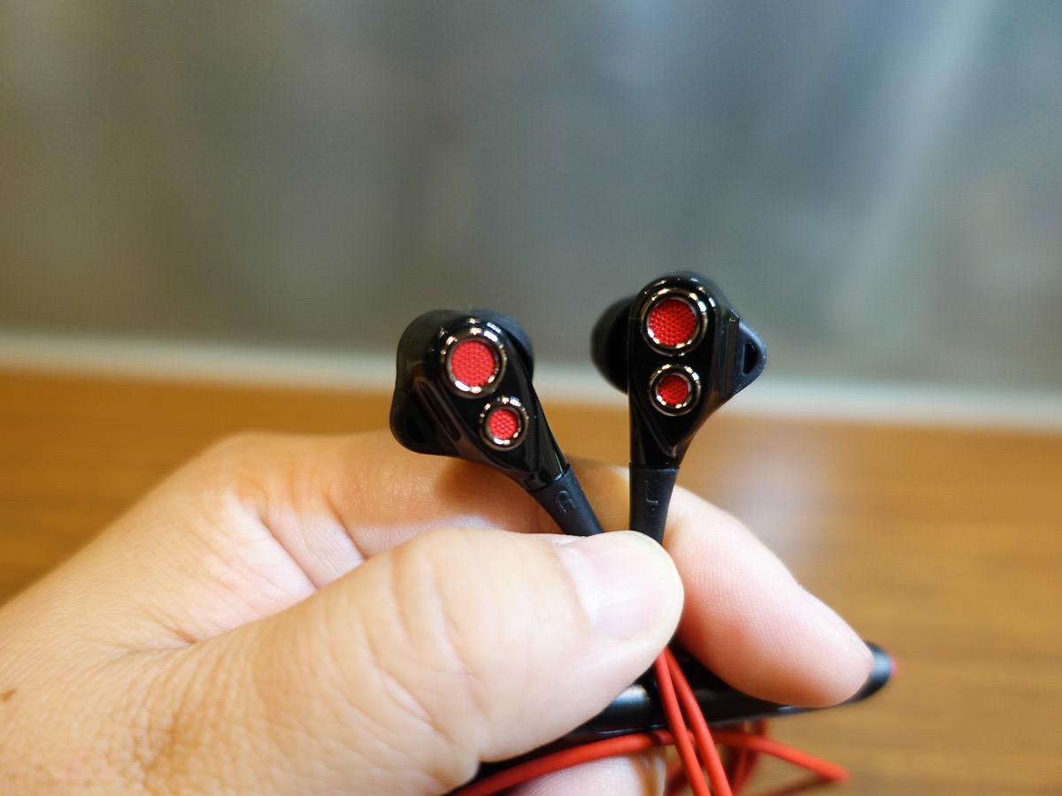 【3C開箱體驗】UiiSii BA-T8 雙動圈入耳式線控耳機