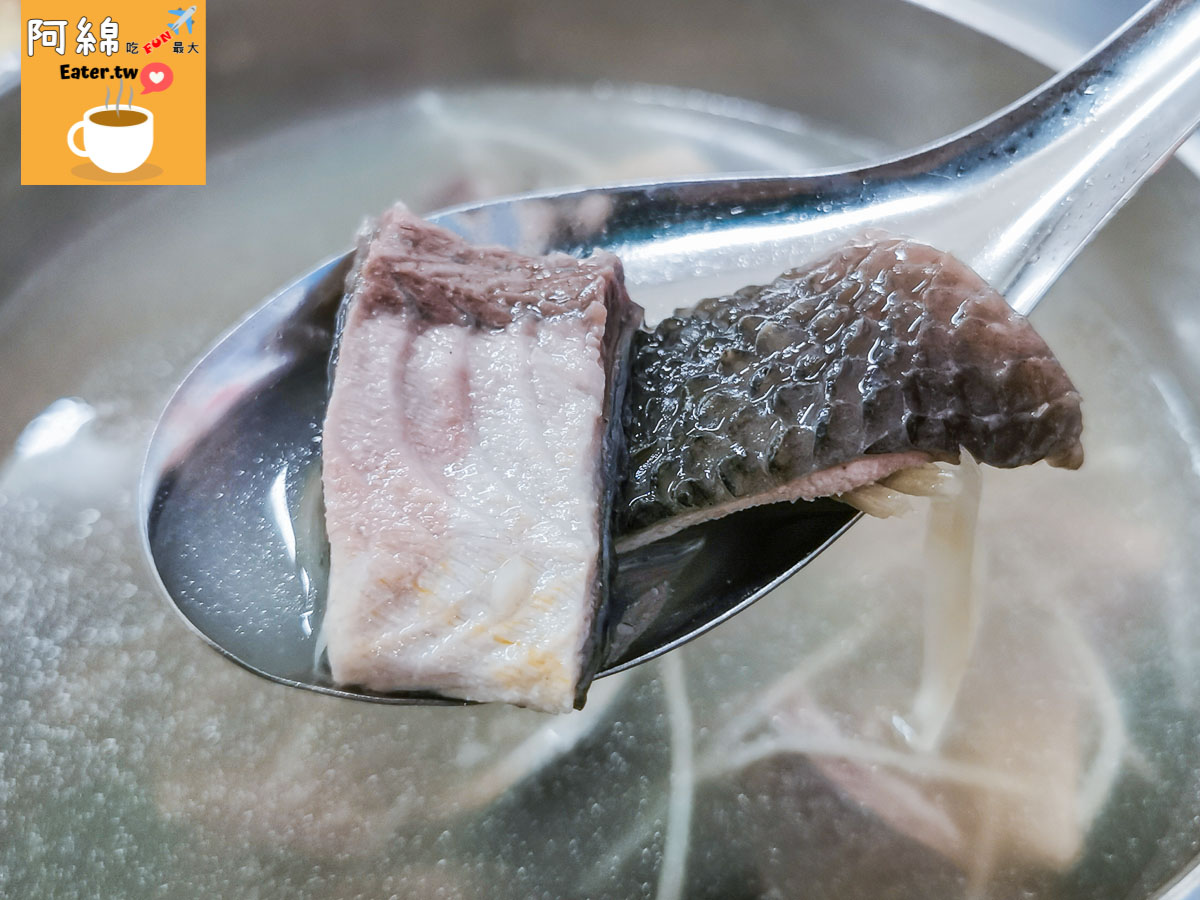 鮮魚湯|桃園宵夜推薦-烤魚細緻鮮甜，魚湯裡有大塊魚肉，湯頭香濃好喝附菜單價錢、停車交通2020